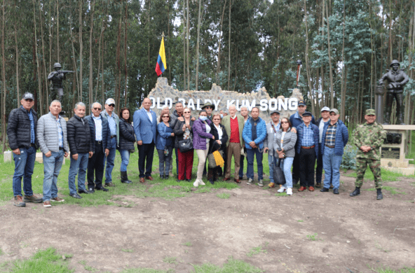 Visita de los miembros de la reserva activa al Parque Museo de las Fuerzas Militares