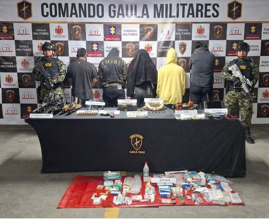 Ejército Nacional capturó en Valle del Cauca a cinco presuntos integrantes de grupo armado residual Jaime Martínez con abundante material de guerra