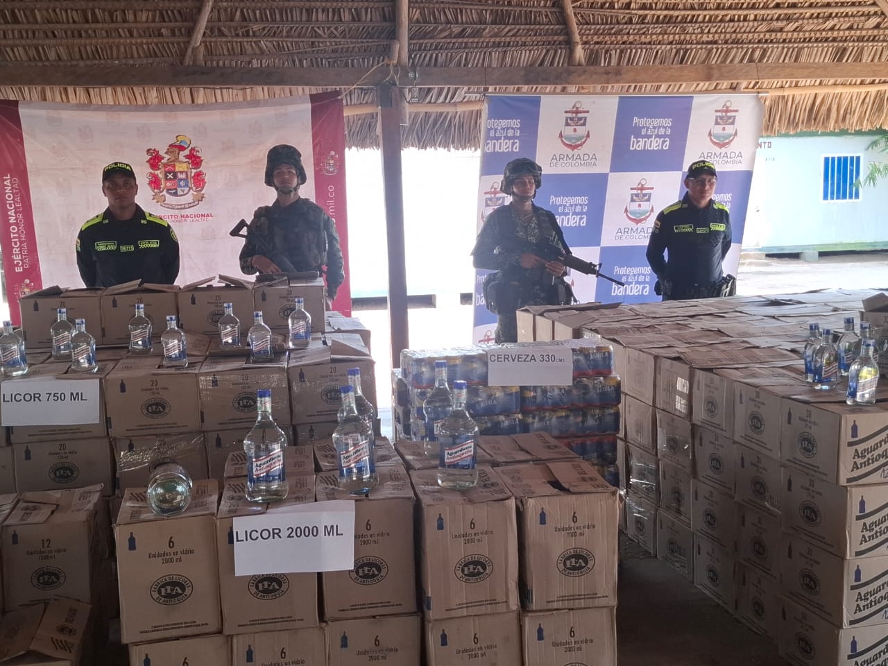 Ejército Nacional logra la incautación de un cargamento de licor de contrabando en el departamento de Guainía
