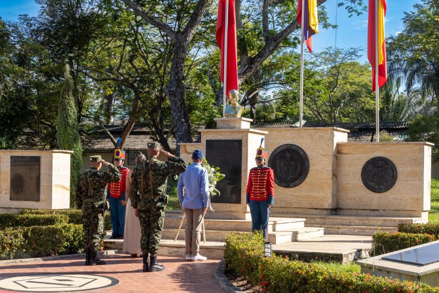 Egresados de la EMSUB conmemoran 29 años de su ascenso como suboficiales del Ejército Nacional