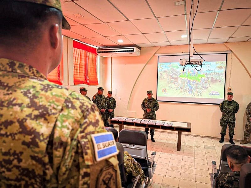 The National Army begins specialized training for military and police forces in El Salvador