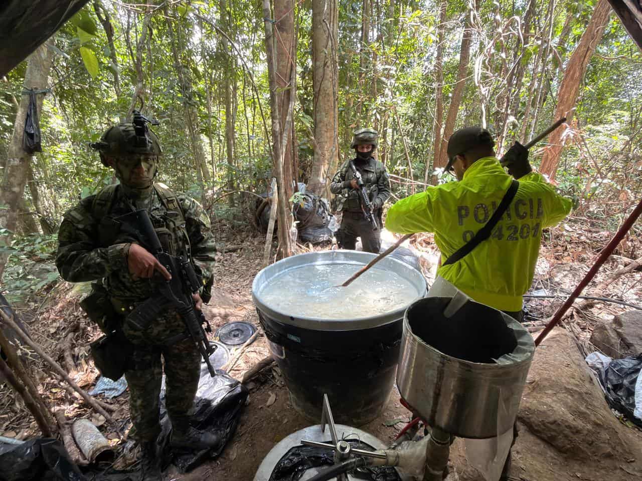 Ejército propina contundente golpe al narcotráfico en Norte de Santander: destruye laboratorio con capacidad para producir dos toneladas de cocaína al mes