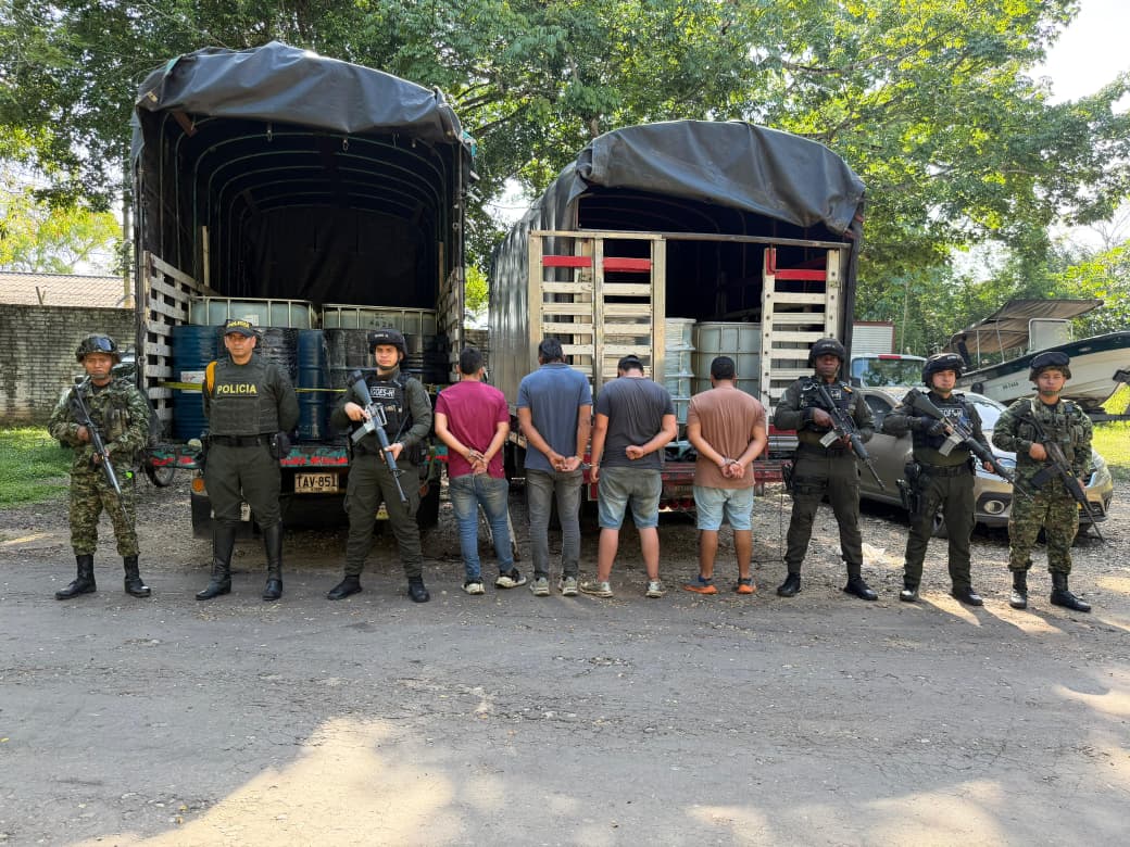 The National Army arrested five individuals and recovered more than 5,400 gallons of fuel in Barrancabermeja, Santander