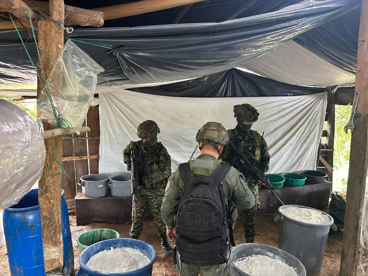 Ejército Nacional evita la circulación de casi un millón de dosis de cocaína tras desmantelar complejo cocalero en Norte de Santander