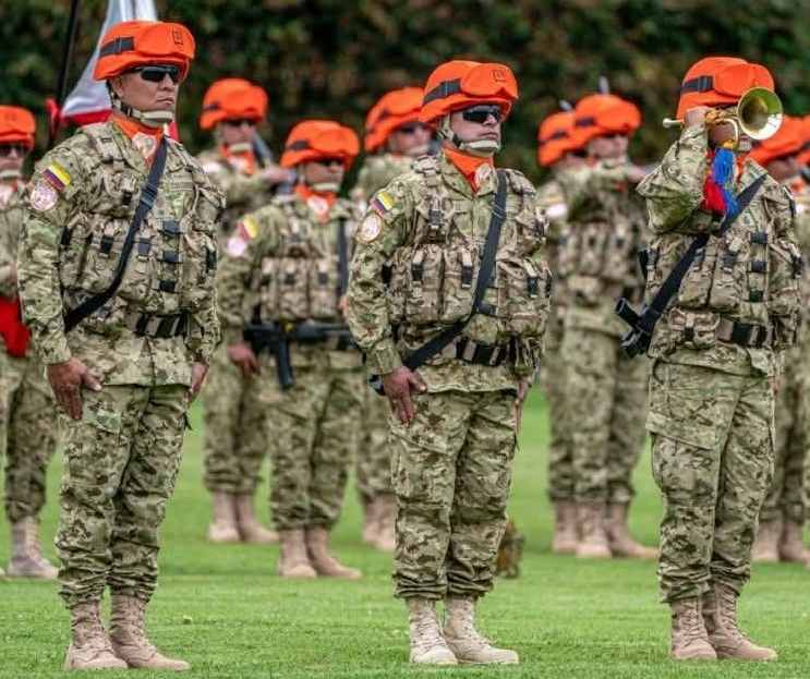 Relevo 127 del Batallón de Infantería Colombia parte hacia la Península del Sinaí