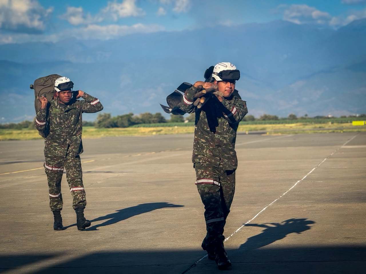 Soldiers specialized in disaster response arrived in Cali to support the people of Valle del Cauca